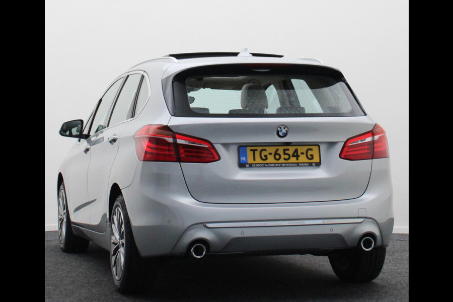BMW 2 Serie Active Tourer 220i High Executive Automaat Panoramadak, Leer, Head-Up, Camera, Navigatie, LED