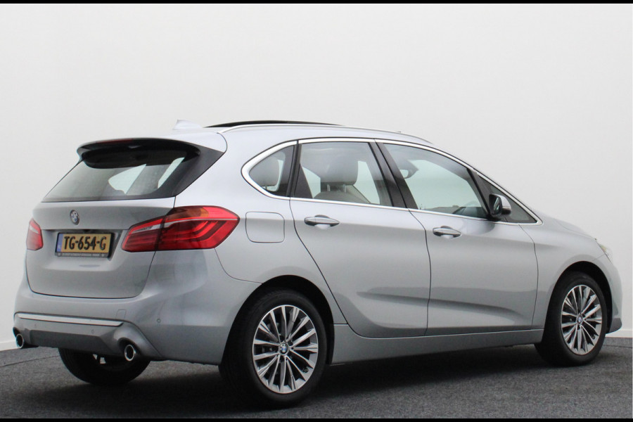 BMW 2 Serie Active Tourer 220i High Executive Automaat Panoramadak, Leer, Head-Up, Camera, Navigatie, LED