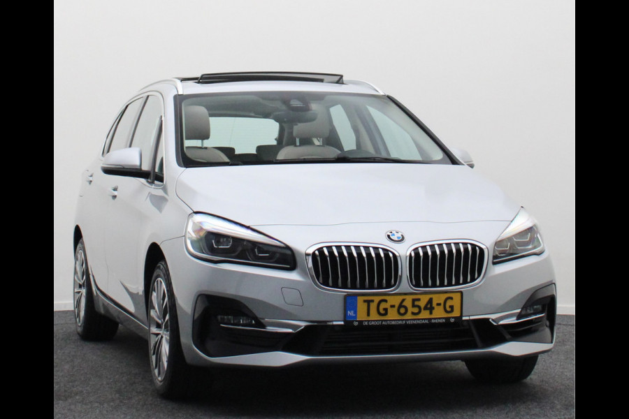 BMW 2 Serie Active Tourer 220i High Executive Automaat Panoramadak, Leer, Head-Up, Camera, Navigatie, LED