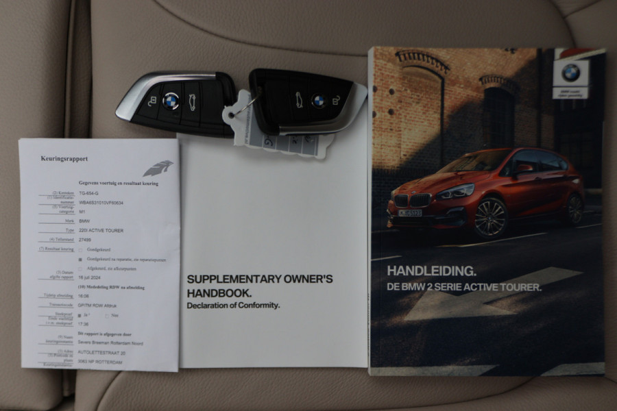 BMW 2 Serie Active Tourer 220i High Executive Automaat Panoramadak, Leer, Head-Up, Camera, Navigatie, LED