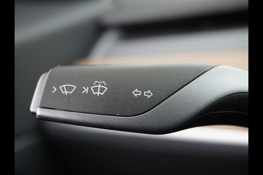 Tesla Model 3 Performance 513pk 3,4 sec 0-100 ! Long Range 20"lm FSD-computer 3 AutoPilot Carbon-Spoiler Premium-HiFi Pano.dak Camera Leer Ada Navigatiesysteem full map LED-a+v Comfortstoel(en) ACC Dual-ECC DAB Voorverwarmen interieur via App Keyless via Telefoonsleutel One-Pedal-Drive 4wd Rode Remklauwen Carbon-Spoiler Premium Audio Veel grip door 4WD vierwielaandrijving.  Origineel Nederlandse auto ! nieuwprijs euro 65.680 euro Accu garantie 23-12-2027