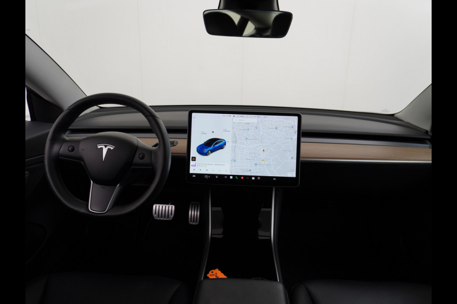 Tesla Model 3 Performance 513pk 3,4 sec 0-100 ! Long Range 20"lm FSD-computer 3 AutoPilot Carbon-Spoiler Premium-HiFi Pano.dak Camera Leer Ada Navigatiesysteem full map LED-a+v Comfortstoel(en) ACC Dual-ECC DAB Voorverwarmen interieur via App Keyless via Telefoonsleutel One-Pedal-Drive 4wd Rode Remklauwen Carbon-Spoiler Premium Audio Veel grip door 4WD vierwielaandrijving.  Origineel Nederlandse auto ! nieuwprijs euro 65.680 euro Accu garantie 23-12-2027