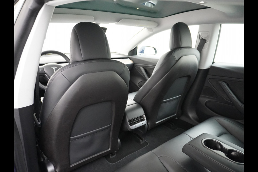 Tesla Model 3 Performance 513pk 3,4 sec 0-100 ! Long Range 20"lm FSD-computer 3 AutoPilot Carbon-Spoiler Premium-HiFi Pano.dak Camera Leer Ada Navigatiesysteem full map LED-a+v Comfortstoel(en) ACC Dual-ECC DAB Voorverwarmen interieur via App Keyless via Telefoonsleutel One-Pedal-Drive 4wd Rode Remklauwen Carbon-Spoiler Premium Audio Veel grip door 4WD vierwielaandrijving.  Origineel Nederlandse auto ! nieuwprijs euro 65.680 euro Accu garantie 23-12-2027