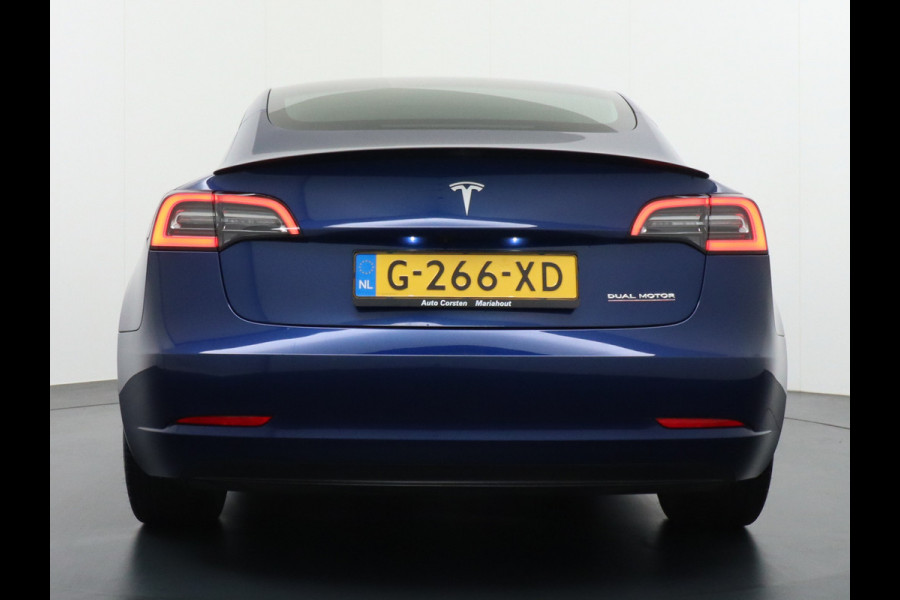 Tesla Model 3 Performance 513pk 3,4 sec 0-100 ! Long Range 20"lm FSD-computer 3 AutoPilot Carbon-Spoiler Premium-HiFi Pano.dak Camera Leer Ada Navigatiesysteem full map LED-a+v Comfortstoel(en) ACC Dual-ECC DAB Voorverwarmen interieur via App Keyless via Telefoonsleutel One-Pedal-Drive 4wd Rode Remklauwen Carbon-Spoiler Premium Audio Veel grip door 4WD vierwielaandrijving.  Origineel Nederlandse auto ! nieuwprijs euro 65.680 euro Accu garantie 23-12-2027