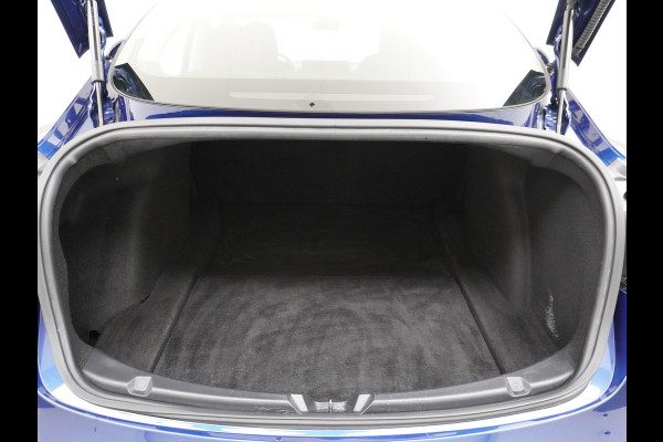 Tesla Model 3 Performance 513pk 3,4 sec 0-100 ! Long Range 20"lm FSD-computer 3 AutoPilot Carbon-Spoiler Premium-HiFi Pano.dak Camera Leer Ada Navigatiesysteem full map LED-a+v Comfortstoel(en) ACC Dual-ECC DAB Voorverwarmen interieur via App Keyless via Telefoonsleutel One-Pedal-Drive 4wd Rode Remklauwen Carbon-Spoiler Premium Audio Veel grip door 4WD vierwielaandrijving.  Origineel Nederlandse auto ! nieuwprijs euro 65.680 euro Accu garantie 23-12-2027