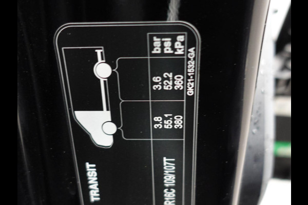 Ford Transit Custom 300 2.0 TDCI L2H1 Limited Dubbele cabine Aut. Navi| Airco| 2 Schuifdeuren | Trekhaak| PDC| Carplay| DAB|