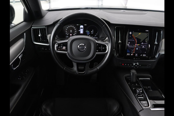 Volvo V90 2.0 T8 Recharge AWD R-Design | Stoel & stuurverwarming | Trekhaak | Adaptive cruise | Camera | Carplay | BLIS | Carplay | Navigatie | Keyless | Achterbankverwarming