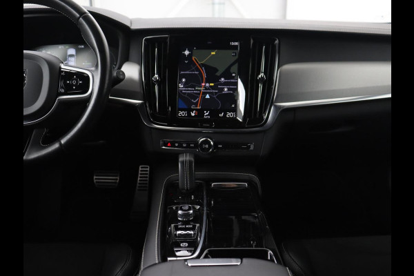 Volvo V90 2.0 T8 Recharge AWD R-Design | Stoel & stuurverwarming | Trekhaak | Adaptive cruise | Camera | Carplay | BLIS | Carplay | Navigatie | Keyless | Achterbankverwarming