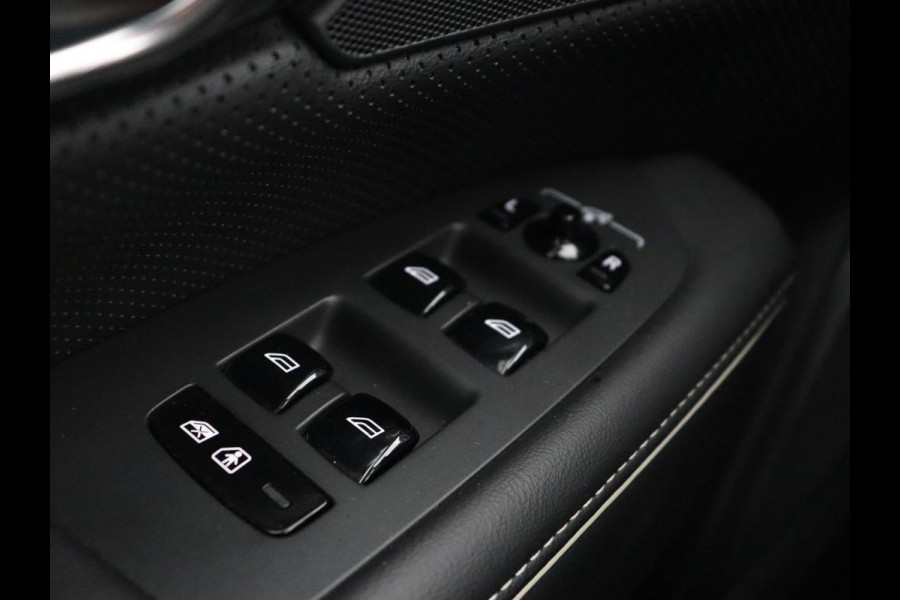 Volvo V90 2.0 T8 Recharge AWD R-Design | Stoel & stuurverwarming | Trekhaak | Adaptive cruise | Camera | Carplay | BLIS | Carplay | Navigatie | Keyless | Achterbankverwarming