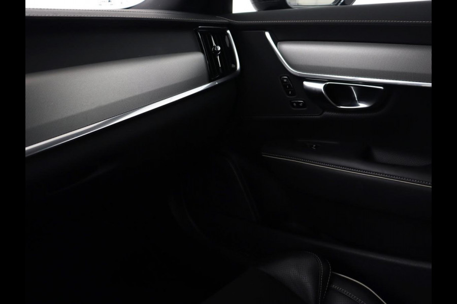 Volvo V90 2.0 T8 Recharge AWD R-Design | Stoel & stuurverwarming | Trekhaak | Adaptive cruise | Camera | Carplay | BLIS | Carplay | Navigatie | Keyless | Achterbankverwarming