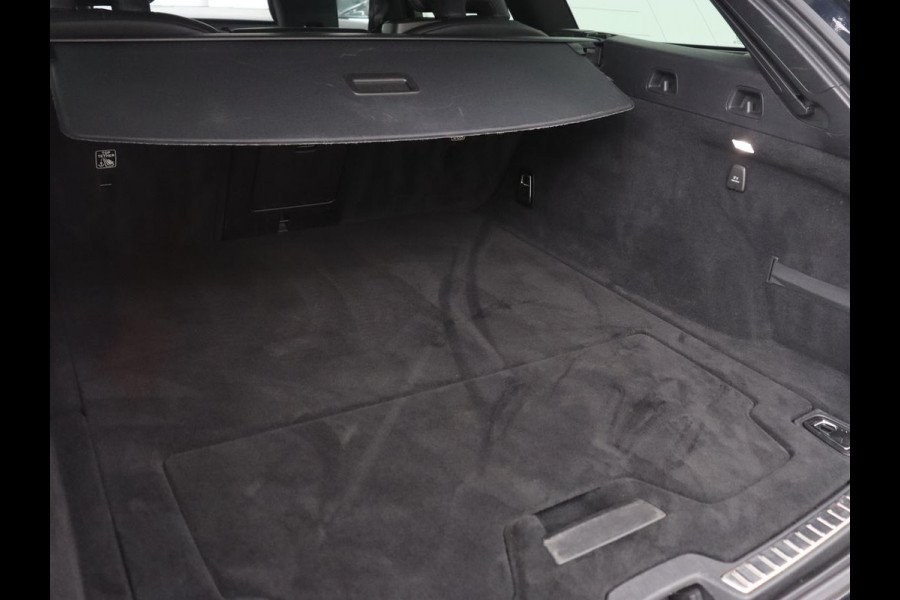 Volvo V90 2.0 T8 Recharge AWD R-Design | Stoel & stuurverwarming | Trekhaak | Adaptive cruise | Camera | Carplay | BLIS | Carplay | Navigatie | Keyless | Achterbankverwarming