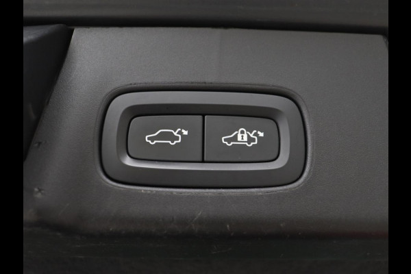 Volvo V90 2.0 T8 Recharge AWD R-Design | Stoel & stuurverwarming | Trekhaak | Adaptive cruise | Camera | Carplay | BLIS | Carplay | Navigatie | Keyless | Achterbankverwarming