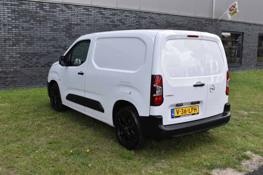 Opel Combo 1.5 BlueHDi 130 S&S L1 Euro 6 Automaat diesel Navigatie applecarplay Betimmering Lm Velgen