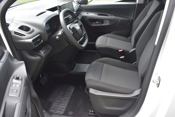 Opel Combo 1.5 BlueHDi 130 S&S L1 Euro 6 Automaat diesel Navigatie applecarplay Betimmering Lm Velgen