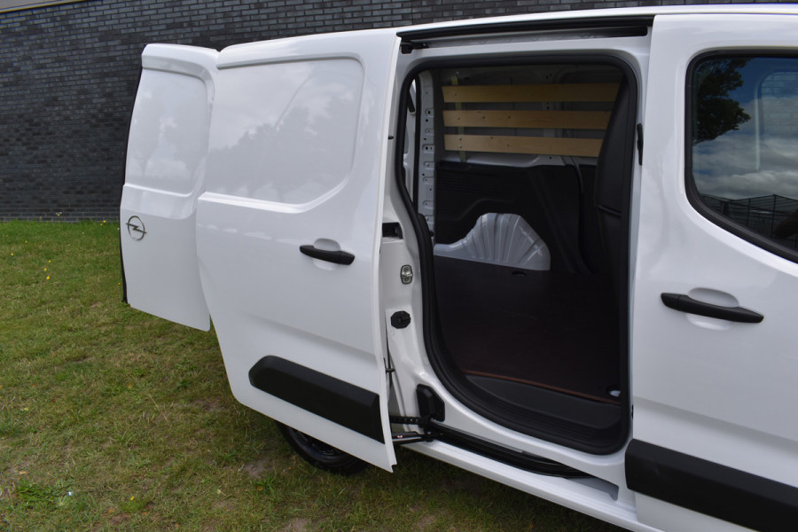 Opel Combo 1.5 BlueHDi 130 S&S L1 Euro 6 Automaat diesel Navigatie applecarplay Betimmering Lm Velgen