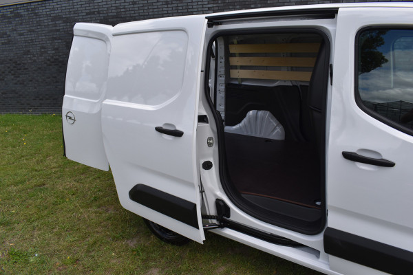 Opel Combo 1.5 BlueHDi 130 S&S L1 Euro 6 Automaat diesel Navigatie applecarplay Betimmering Lm Velgen
