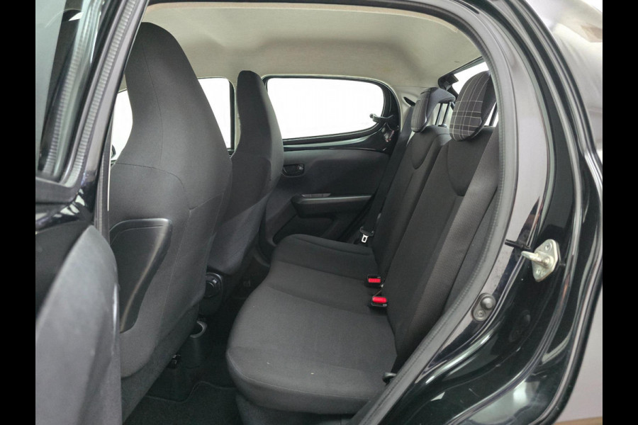 Peugeot 108 Occasion in zwart met airco en bluetooth connecten | Tweedehands Peugeot 108 zwart | Dagrij led | 5 deurs | Zuinig