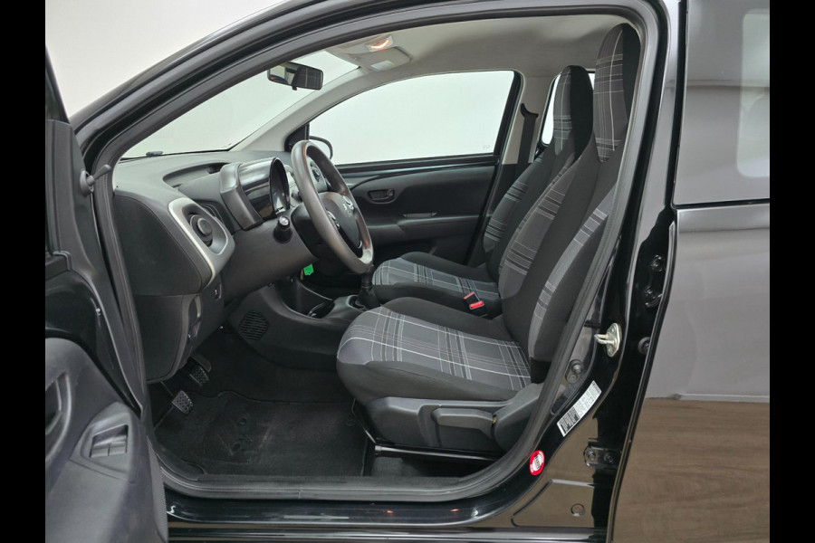 Peugeot 108 Occasion in zwart met airco en bluetooth connecten | Tweedehands Peugeot 108 zwart | Dagrij led | 5 deurs | Zuinig