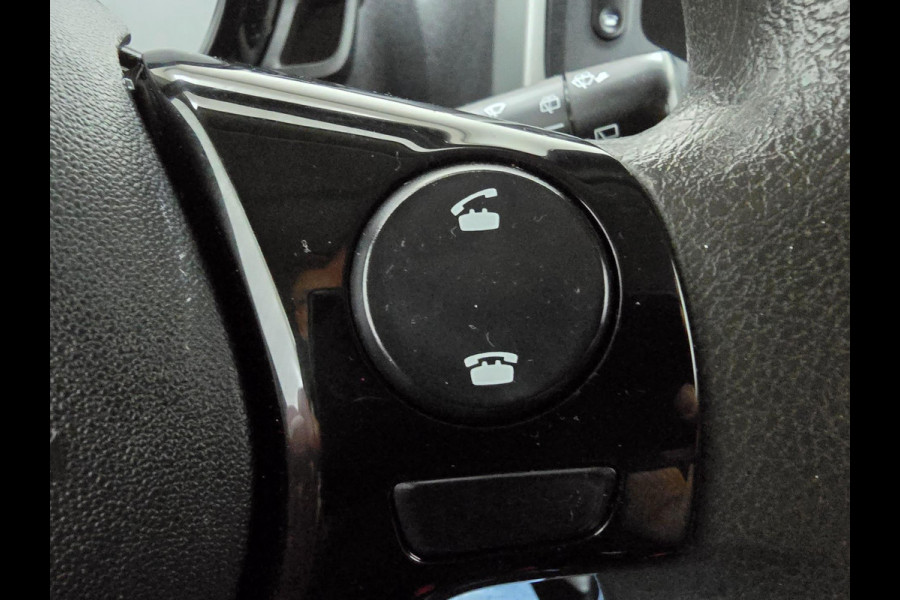 Peugeot 108 Occasion in zwart met airco en bluetooth connecten | Tweedehands Peugeot 108 zwart | Dagrij led | 5 deurs | Zuinig