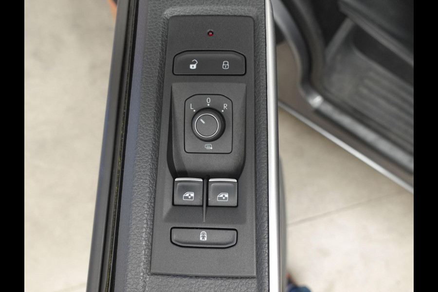 Volkswagen Transporter 2.0 TDI L2H1 Automaat Dubbele Cabine Airco Cruise Navi Parkeersensoren