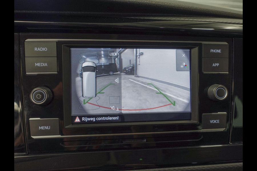 Volkswagen Transporter 2.0 TDI L2H1 Automaat Dubbele Cabine Airco Cruise Navi Parkeersensoren