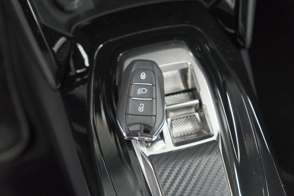Peugeot 208 Hybrid 136 e-DCS6 GT | 360 Camera | Adaptieve Cruise Control | Dodehoekdetectie | Apple Carplay
