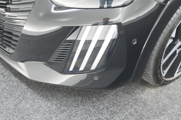 Peugeot 208 Hybrid 136 e-DCS6 GT | 360 Camera | Adaptieve Cruise Control | Dodehoekdetectie | Apple Carplay