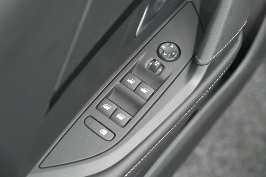 Peugeot 208 Hybrid 136 e-DCS6 GT | 360 Camera | Adaptieve Cruise Control | Dodehoekdetectie | Apple Carplay