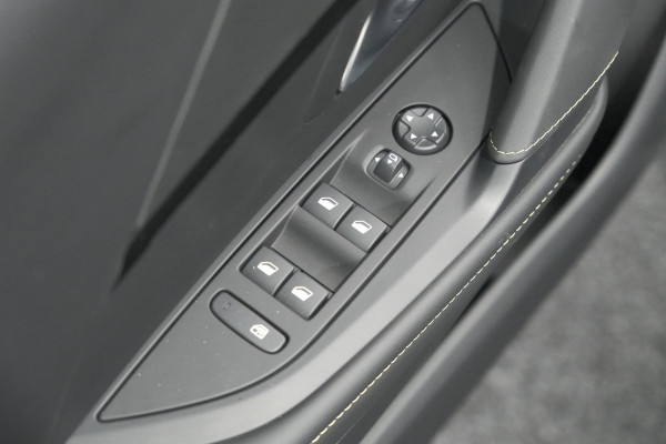 Peugeot 208 Hybrid 136 e-DCS6 GT | 360 Camera | Adaptieve Cruise Control | Dodehoekdetectie | Apple Carplay