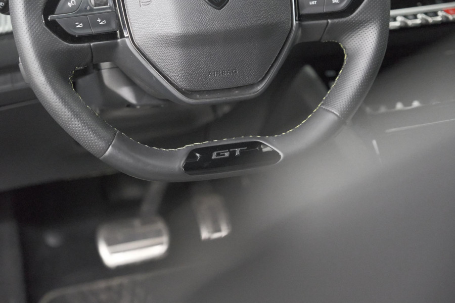 Peugeot 208 Hybrid 136 e-DCS6 GT | 360 Camera | Adaptieve Cruise Control | Dodehoekdetectie | Apple Carplay