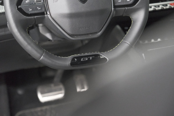 Peugeot 208 Hybrid 136 e-DCS6 GT | 360 Camera | Adaptieve Cruise Control | Dodehoekdetectie | Apple Carplay