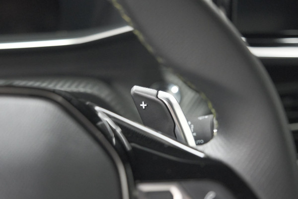 Peugeot 208 Hybrid 136 e-DCS6 GT | 360 Camera | Adaptieve Cruise Control | Dodehoekdetectie | Apple Carplay