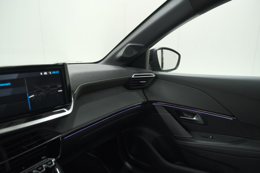 Peugeot 208 Hybrid 136 e-DCS6 GT | 360 Camera | Adaptieve Cruise Control | Dodehoekdetectie | Apple Carplay