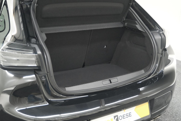 Peugeot 208 Hybrid 136 e-DCS6 GT | 360 Camera | Adaptieve Cruise Control | Dodehoekdetectie | Apple Carplay