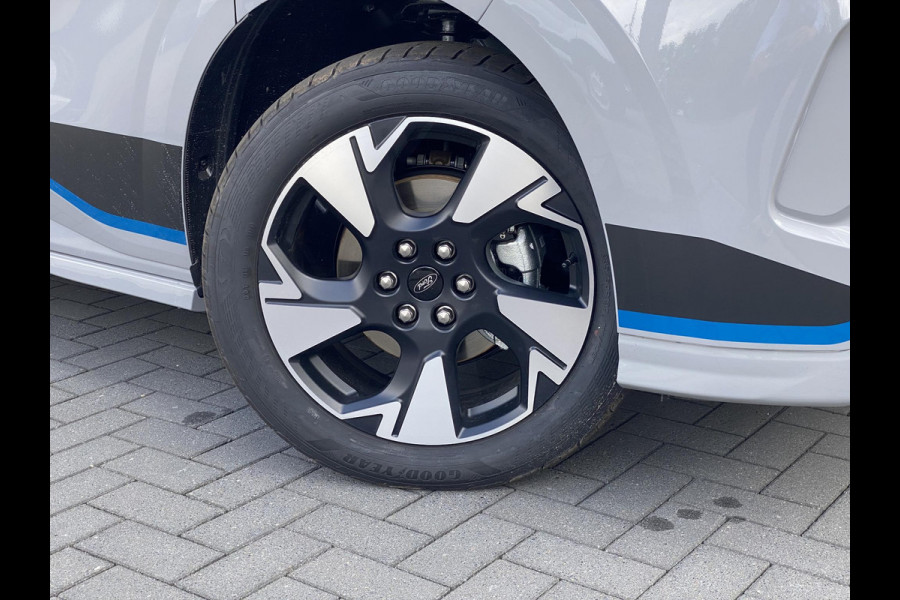 Ford Transit Custom 320 2.5 PHEV L2H1 Sport DC 233pk | | Zuid | Dubbele Cabine | Dubbele zijschuifdeur | Inklapbare trekhaak | 19 inch lichtmetalen Sport velgen (mat zwart) | Verwarmbaar stuurwiel | Navigatie systeem