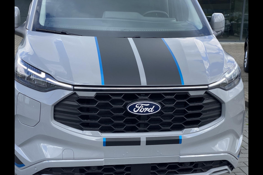 Ford Transit Custom 320 2.5 PHEV L2H1 Sport DC 233pk | | Zuid | Dubbele Cabine | Dubbele zijschuifdeur | Inklapbare trekhaak | 19 inch lichtmetalen Sport velgen (mat zwart) | Verwarmbaar stuurwiel | Navigatie systeem