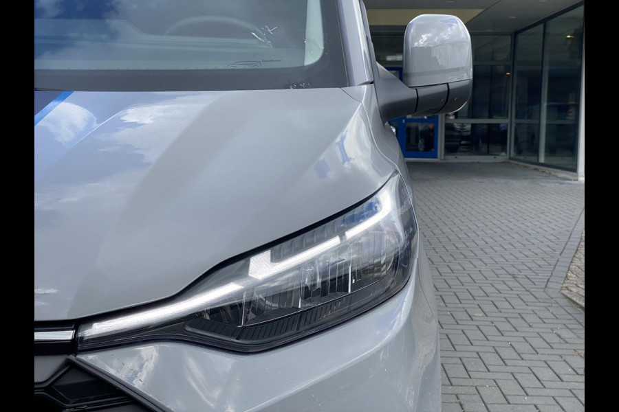 Ford Transit Custom 320 2.5 PHEV L2H1 Sport DC 233pk | | Zuid | Dubbele Cabine | Dubbele zijschuifdeur | Inklapbare trekhaak | 19 inch lichtmetalen Sport velgen (mat zwart) | Verwarmbaar stuurwiel | Navigatie systeem