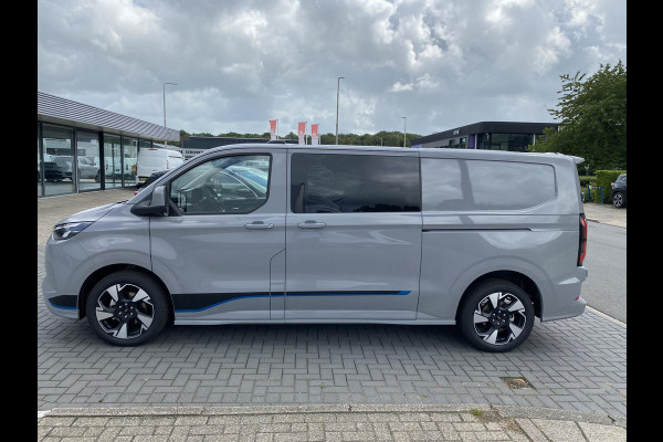 Ford Transit Custom 320 2.5 PHEV L2H1 Sport DC 233pk | | Zuid | Dubbele Cabine | Dubbele zijschuifdeur | Inklapbare trekhaak | 19 inch lichtmetalen Sport velgen (mat zwart) | Verwarmbaar stuurwiel | Navigatie systeem