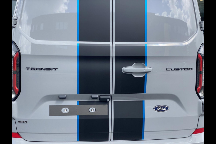 Ford Transit Custom 320 2.5 PHEV L2H1 Sport DC 233pk | | Zuid | Dubbele Cabine | Dubbele zijschuifdeur | Inklapbare trekhaak | 19 inch lichtmetalen Sport velgen (mat zwart) | Verwarmbaar stuurwiel | Navigatie systeem