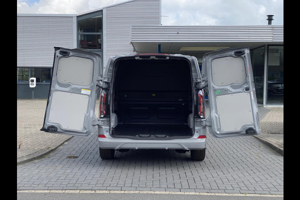 Ford Transit Custom 320 2.5 PHEV L2H1 Sport DC 233pk | | Zuid | Dubbele Cabine | Dubbele zijschuifdeur | Inklapbare trekhaak | 19 inch lichtmetalen Sport velgen (mat zwart) | Verwarmbaar stuurwiel | Navigatie systeem