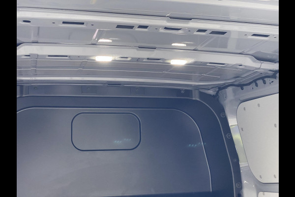 Ford Transit Custom 320 2.5 PHEV L2H1 Sport DC 233pk | | Zuid | Dubbele Cabine | Dubbele zijschuifdeur | Inklapbare trekhaak | 19 inch lichtmetalen Sport velgen (mat zwart) | Verwarmbaar stuurwiel | Navigatie systeem