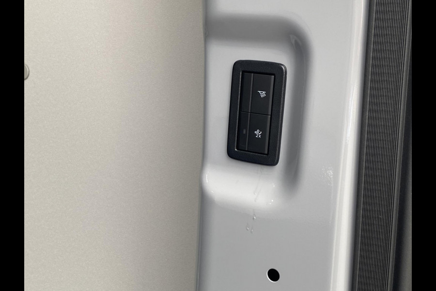 Ford Transit Custom 320 2.5 PHEV L2H1 Sport DC 233pk | | Zuid | Dubbele Cabine | Dubbele zijschuifdeur | Inklapbare trekhaak | 19 inch lichtmetalen Sport velgen (mat zwart) | Verwarmbaar stuurwiel | Navigatie systeem