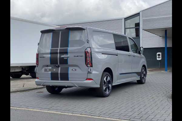 Ford Transit Custom 320 2.5 PHEV L2H1 Sport DC 233pk | | Zuid | Dubbele Cabine | Dubbele zijschuifdeur | Inklapbare trekhaak | 19 inch lichtmetalen Sport velgen (mat zwart) | Verwarmbaar stuurwiel | Navigatie systeem