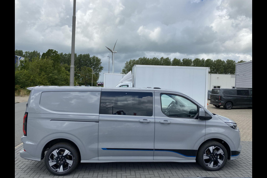 Ford Transit Custom 320 2.5 PHEV L2H1 Sport DC 233pk | | Zuid | Dubbele Cabine | Dubbele zijschuifdeur | Inklapbare trekhaak | 19 inch lichtmetalen Sport velgen (mat zwart) | Verwarmbaar stuurwiel | Navigatie systeem