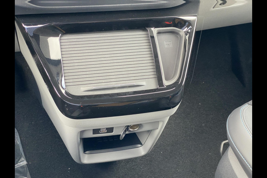 Ford Transit Custom 320 2.5 PHEV L2H1 Sport DC 233pk | | Zuid | Dubbele Cabine | Dubbele zijschuifdeur | Inklapbare trekhaak | 19 inch lichtmetalen Sport velgen (mat zwart) | Verwarmbaar stuurwiel | Navigatie systeem
