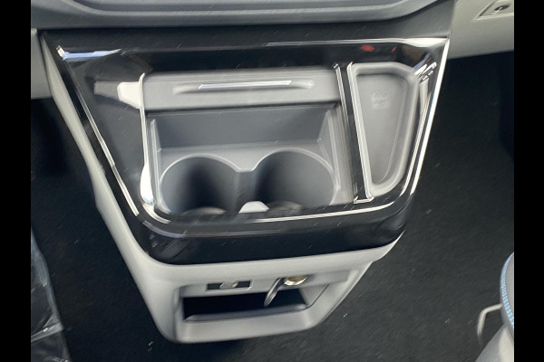 Ford Transit Custom 320 2.5 PHEV L2H1 Sport DC 233pk | | Zuid | Dubbele Cabine | Dubbele zijschuifdeur | Inklapbare trekhaak | 19 inch lichtmetalen Sport velgen (mat zwart) | Verwarmbaar stuurwiel | Navigatie systeem