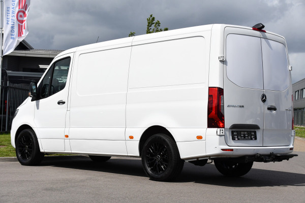 Mercedes-Benz Sprinter 319 V6 3.0 CDI L2H1 PB Edition 360 Camera, carplay, Standkachel, LED, Multimedia, Sensoren, Automaat, Trekhaak, Uniek!