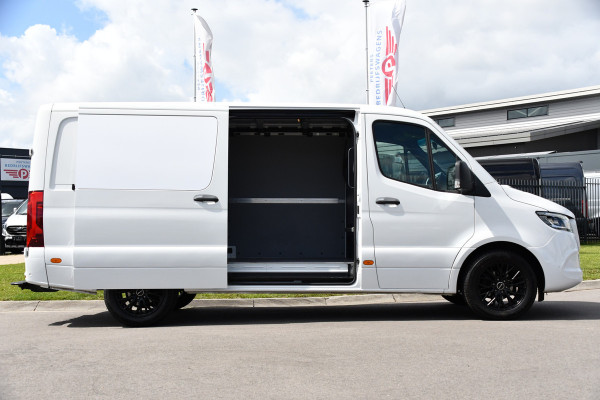 Mercedes-Benz Sprinter 319 V6 3.0 CDI L2H1 PB Edition 360 Camera, carplay, Standkachel, LED, Multimedia, Sensoren, Automaat, Trekhaak, Uniek!