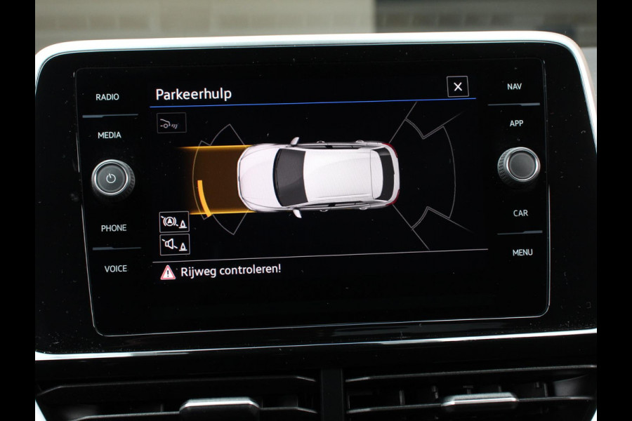 Volkswagen T-Roc 1.5 TSI 150pk DSG R-Line | Navigatie | Apple Carplay/Android Auto | Parkeersensoren | Camera | Adaptive Cruise Control | Elektrische achterklep | Stoel- en stuurverwarming | Climate Control | Ledverlichting | Virtual Cockpit