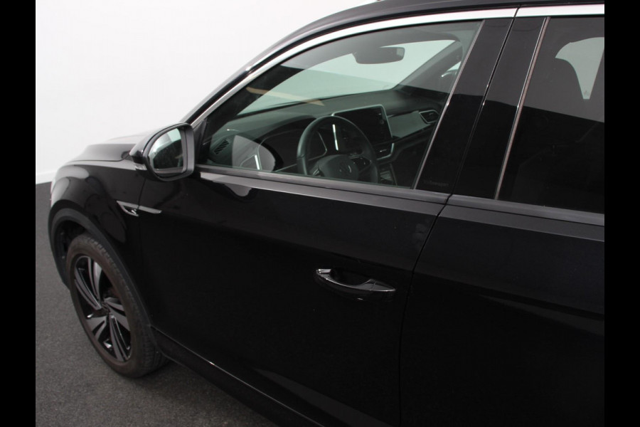 Volkswagen T-Roc 1.5 TSI 150pk DSG R-Line | Navigatie | Apple Carplay/Android Auto | Parkeersensoren | Camera | Adaptive Cruise Control | Elektrische achterklep | Stoel- en stuurverwarming | Climate Control | Ledverlichting | Virtual Cockpit